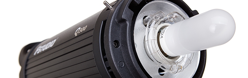 výbojka a modelační lampa zábleskového světla